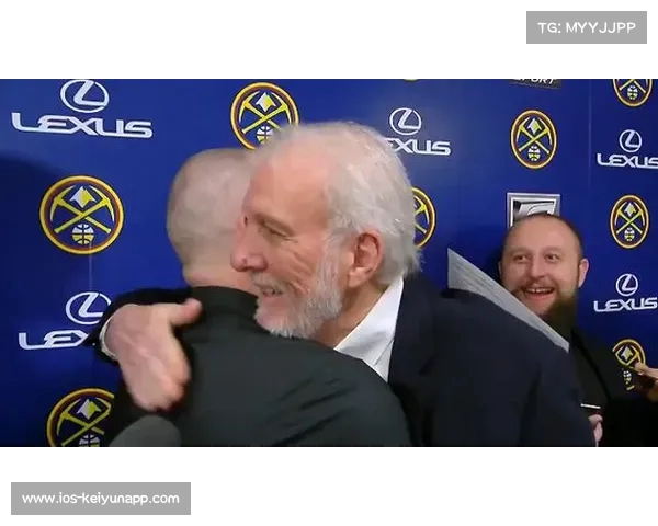 范加尔幽默回应记者提问 搞笑邀请共同讨论生活琐事 范加尔幽默回应记者提问 搞笑邀请共同讨论生活琐事